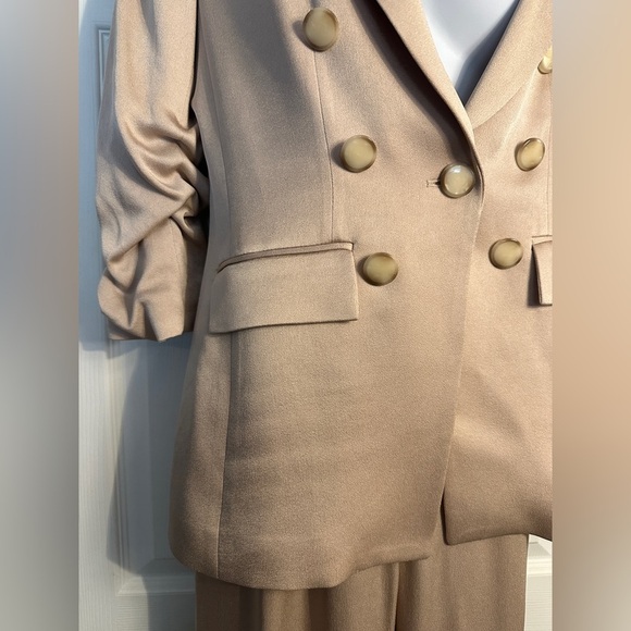 Veronica beard Size 2 Suit In Sand. Tomi Dickey Jacket And Robinne Pants NWT - Picture 12 of 15